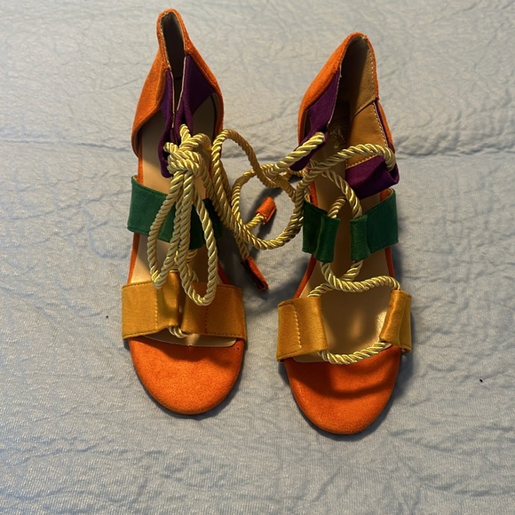 Color block heels - Picture 2 of 4